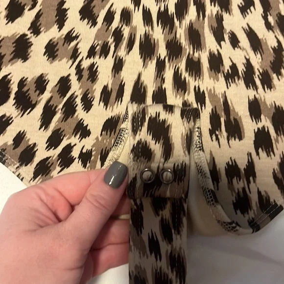 NWOT Banana Republic Leopard Print Bodysuit - Picture 4 of 5